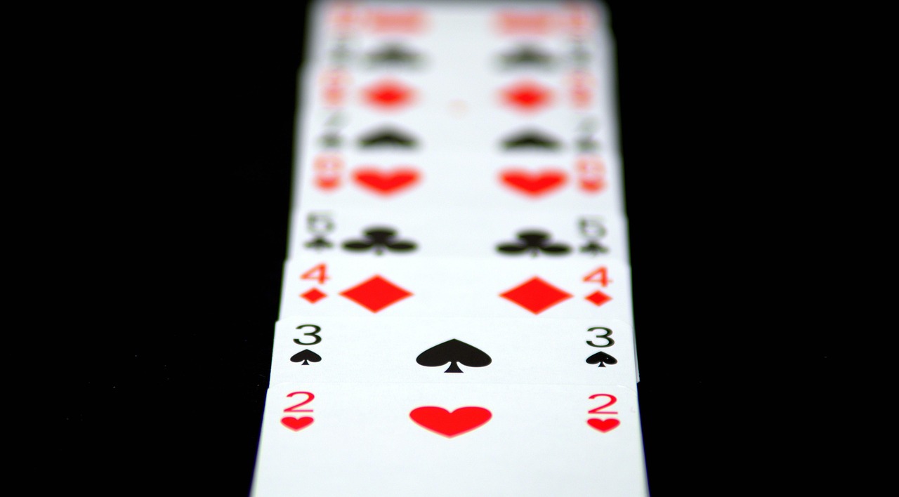 扑克牌抽五张凑点数，从菜鸟到高手的实战心法