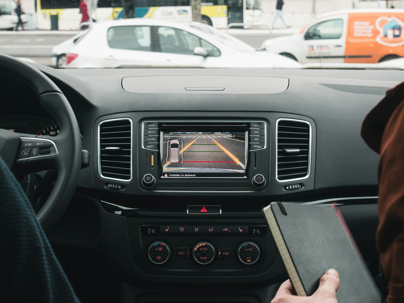 高山手动天窗，不只是配置，是驾驶者与天空的对话